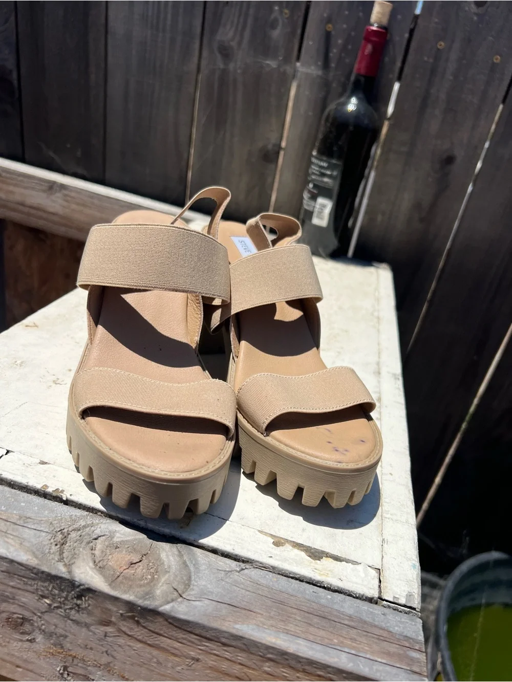 Steve Madden Tan Elastic Strap Chunky Platform Sandals Heels Womens size 9